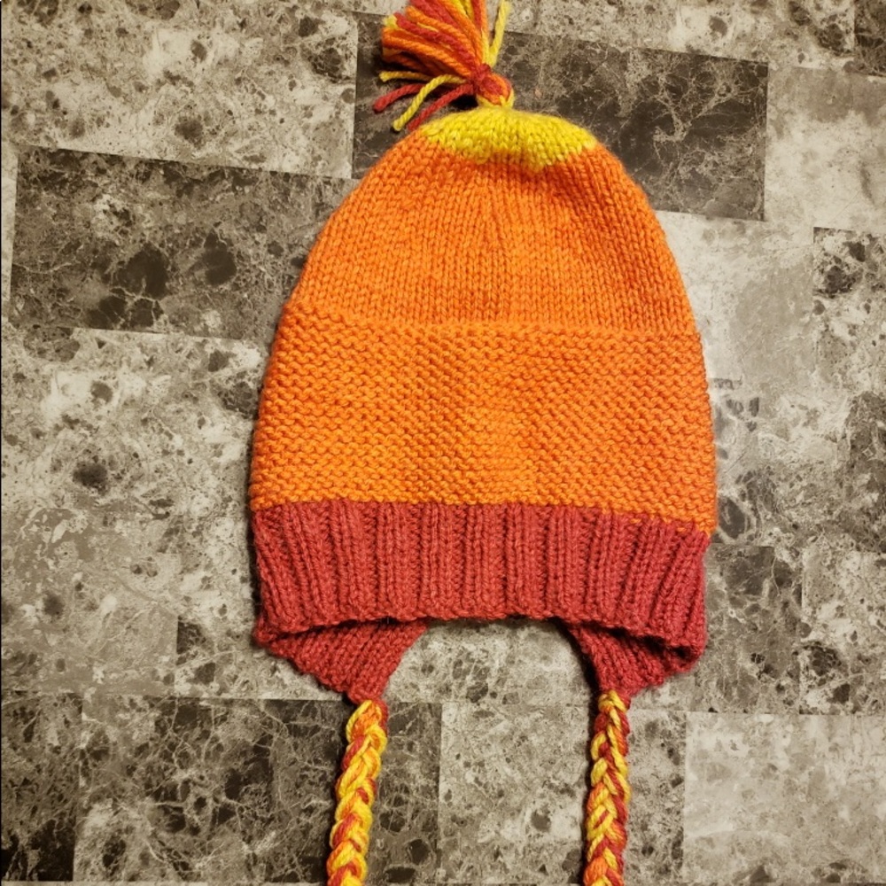 Hand-knit Capucine hat